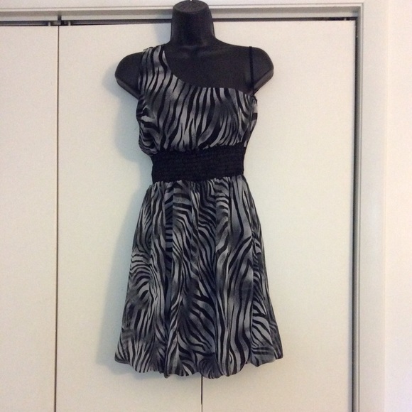 Black & Gray Dress/Worn Once! - Picture 4 of 4